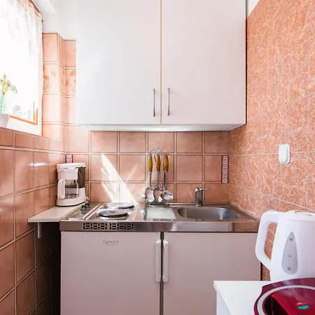 Julia - 2 - Hr-10014-01 By Interhome